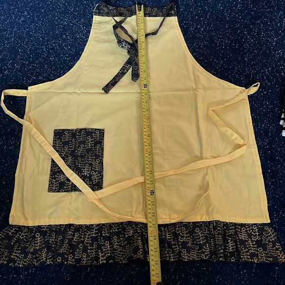 Handmade reversible apron w motif - Picture 6 of 7
